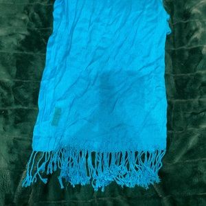 blue scarve